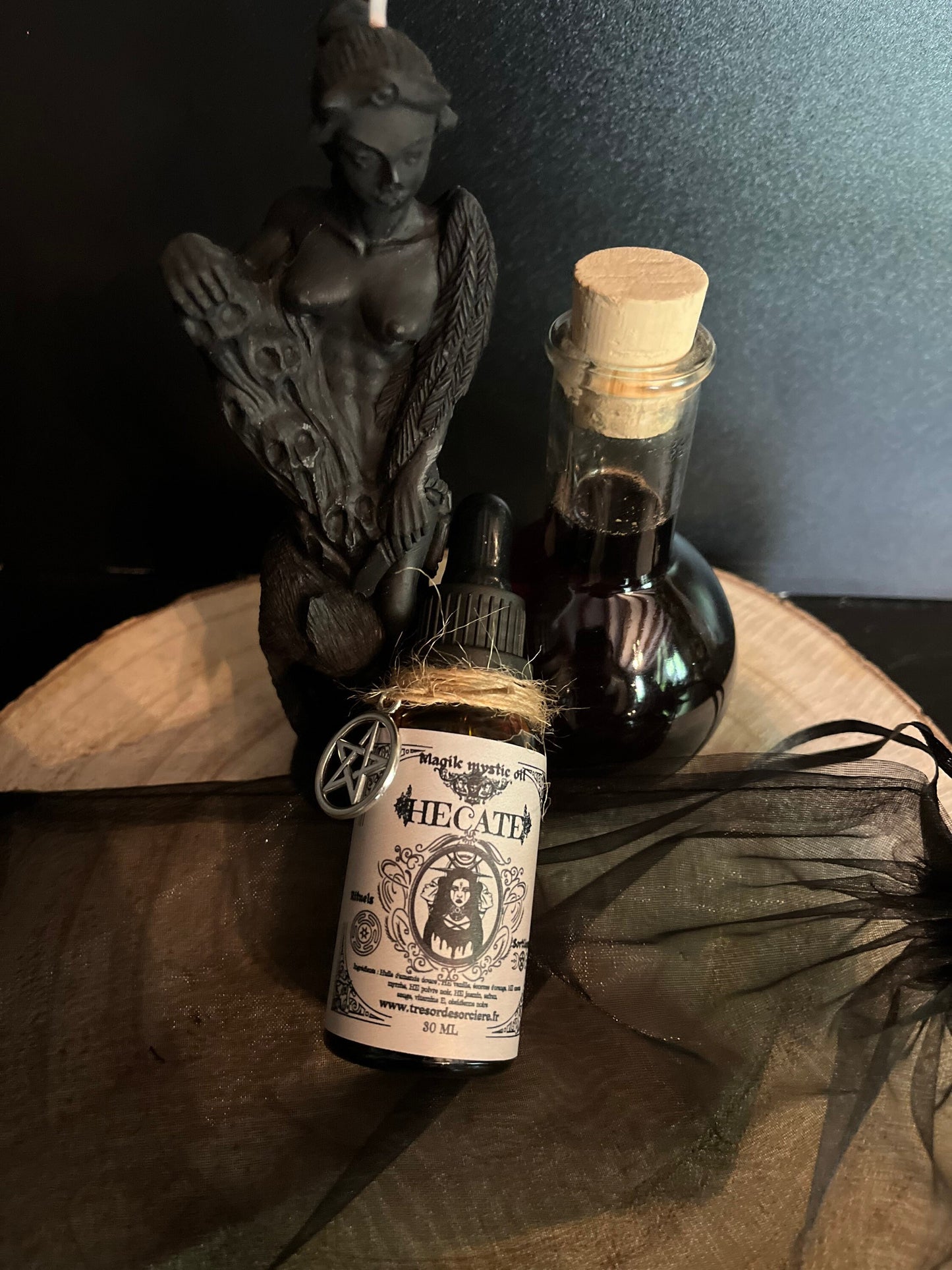Huile déesse Hécate, rituels, witchcraft, sorcellerie, wicca, wiccan, sort, ésotérique
