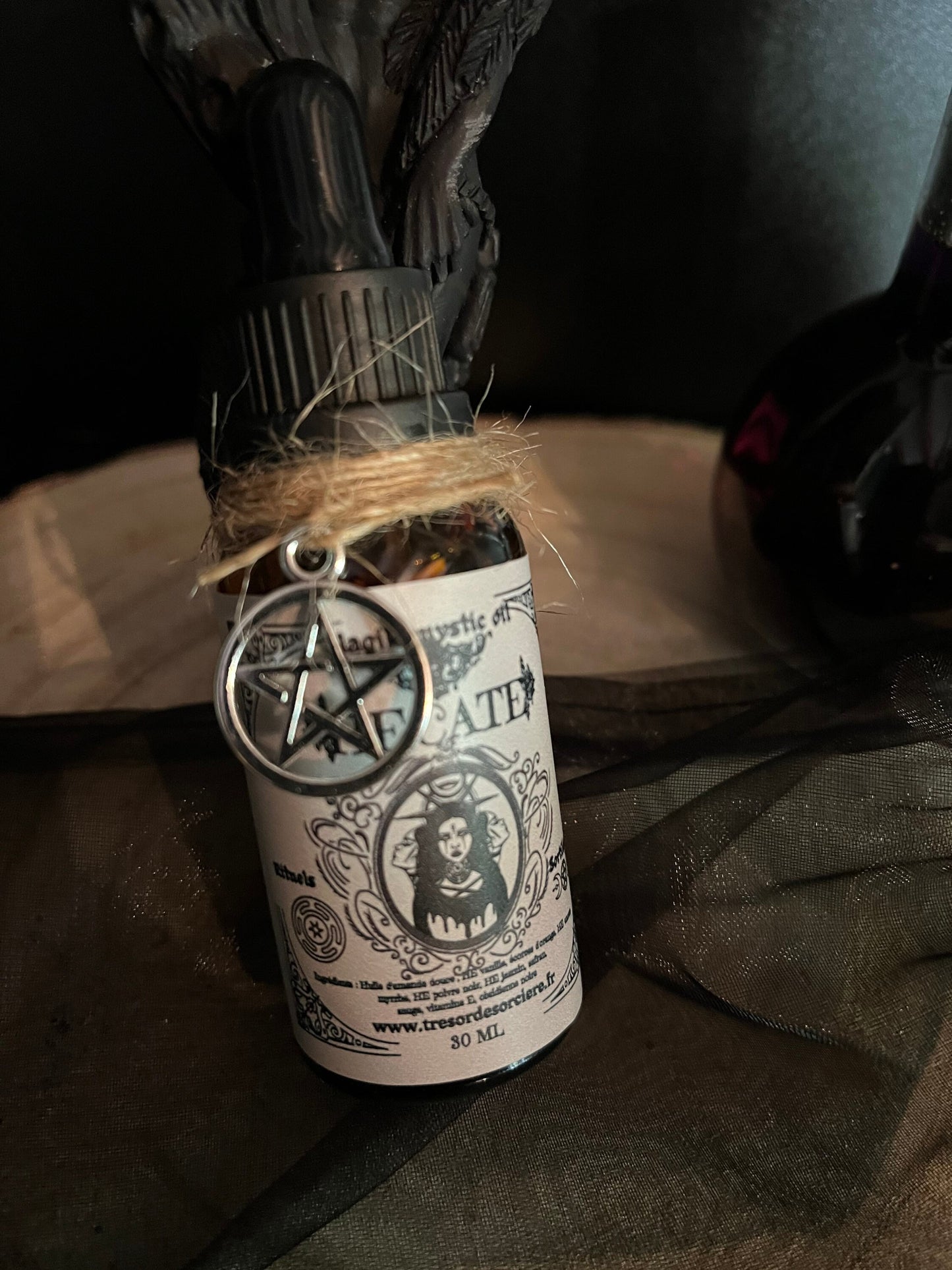 Huile déesse Hécate, rituels, witchcraft, sorcellerie, wicca, wiccan, sort, ésotérique