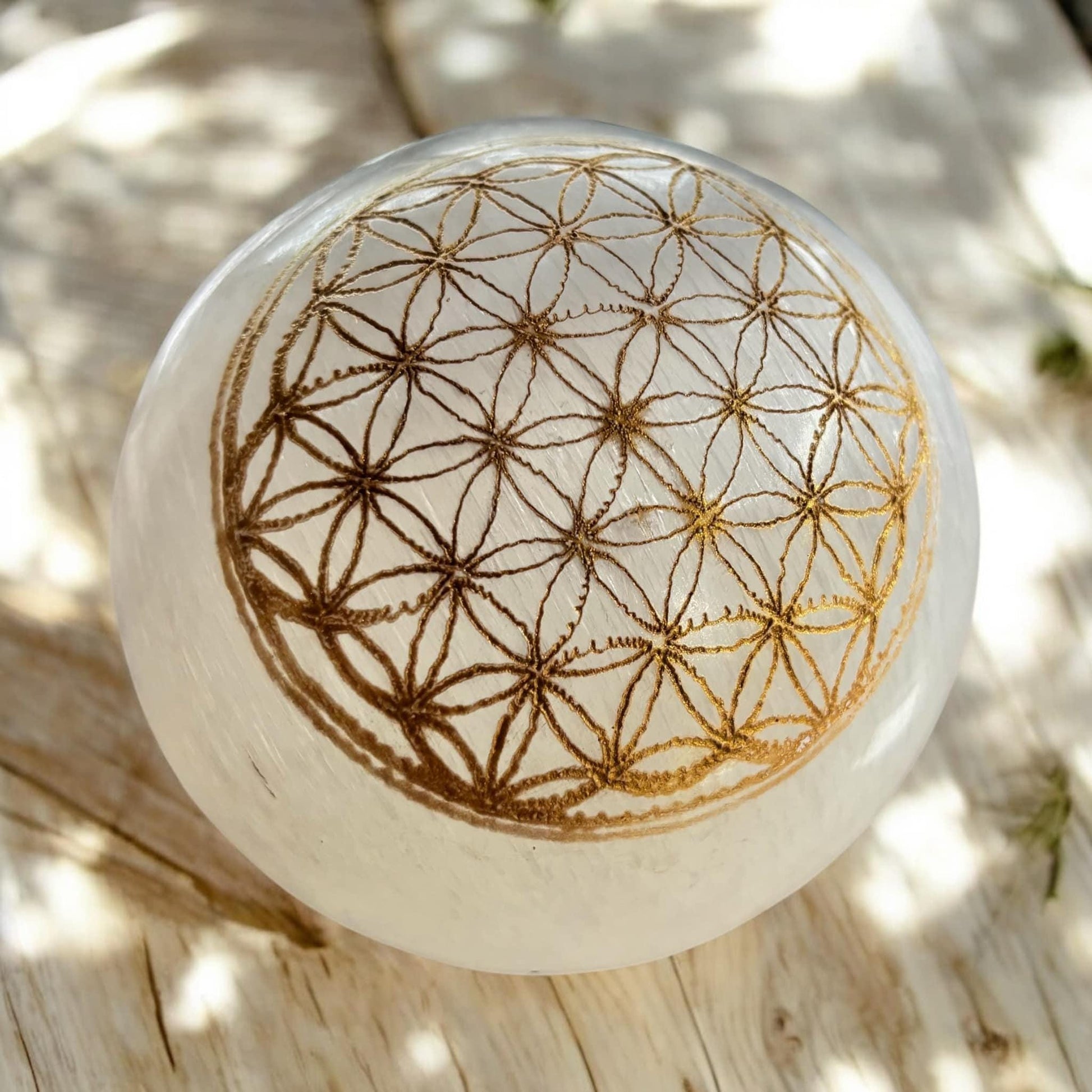 boule de sélénite, fleur de vie, sphère de sélénite 10 cm