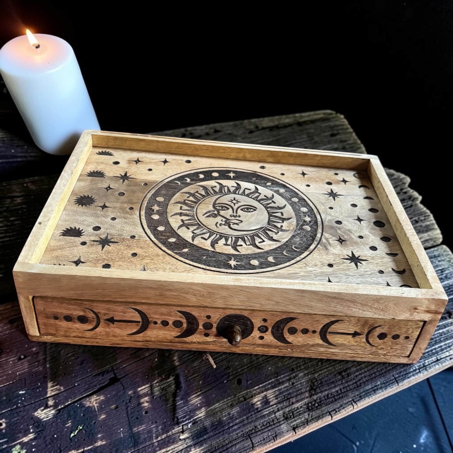 Boîte à tarot lune et soleil, ambiance ésotérique