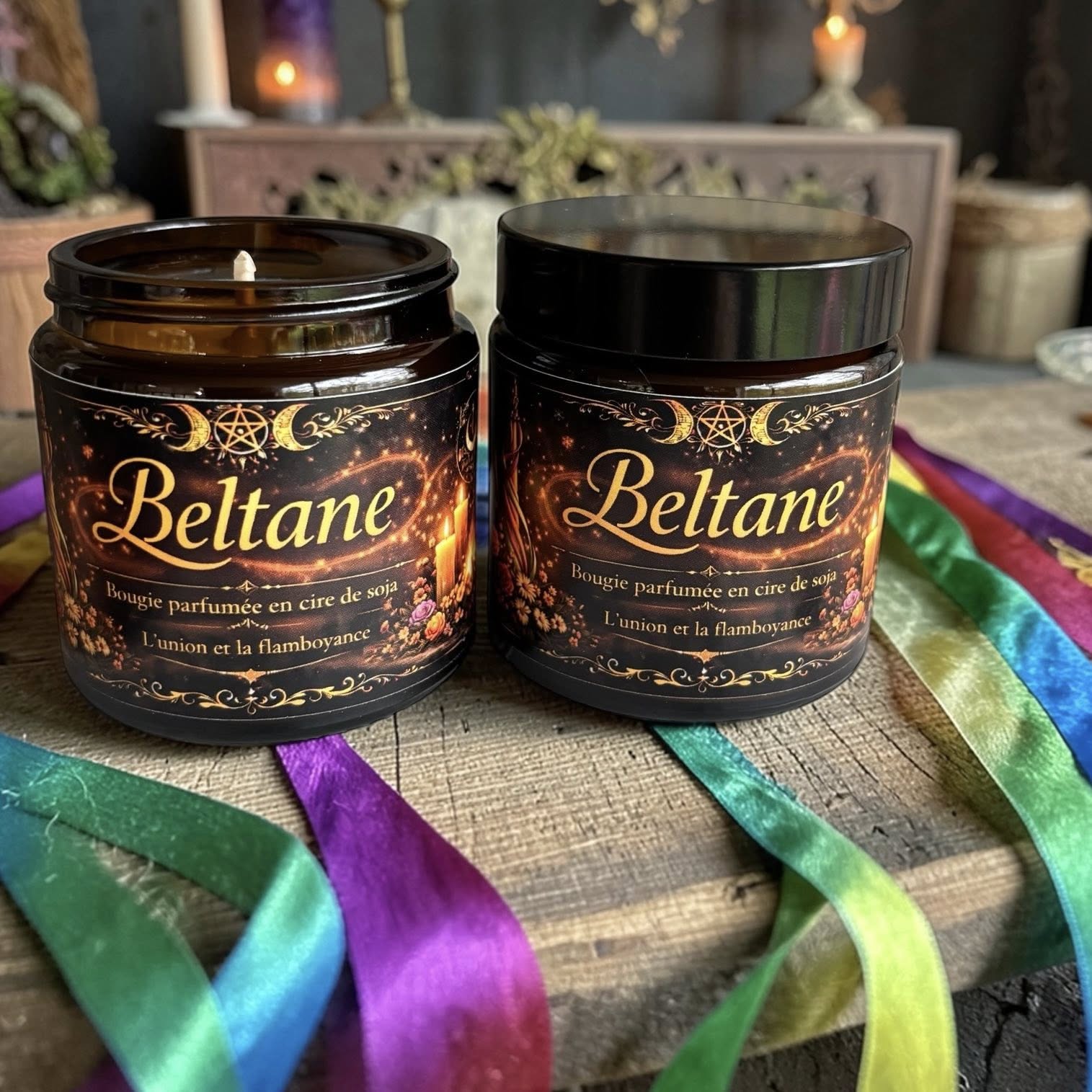 Bougie de Beltane allumée Flamme Sacrée ambiance ésotérique feu sacré sabbat de Beltane