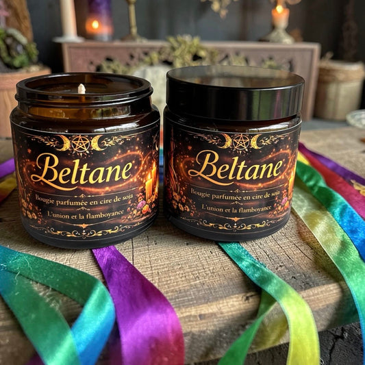 Bougie de Beltane allumée Flamme Sacrée ambiance ésotérique feu sacré sabbat de Beltane