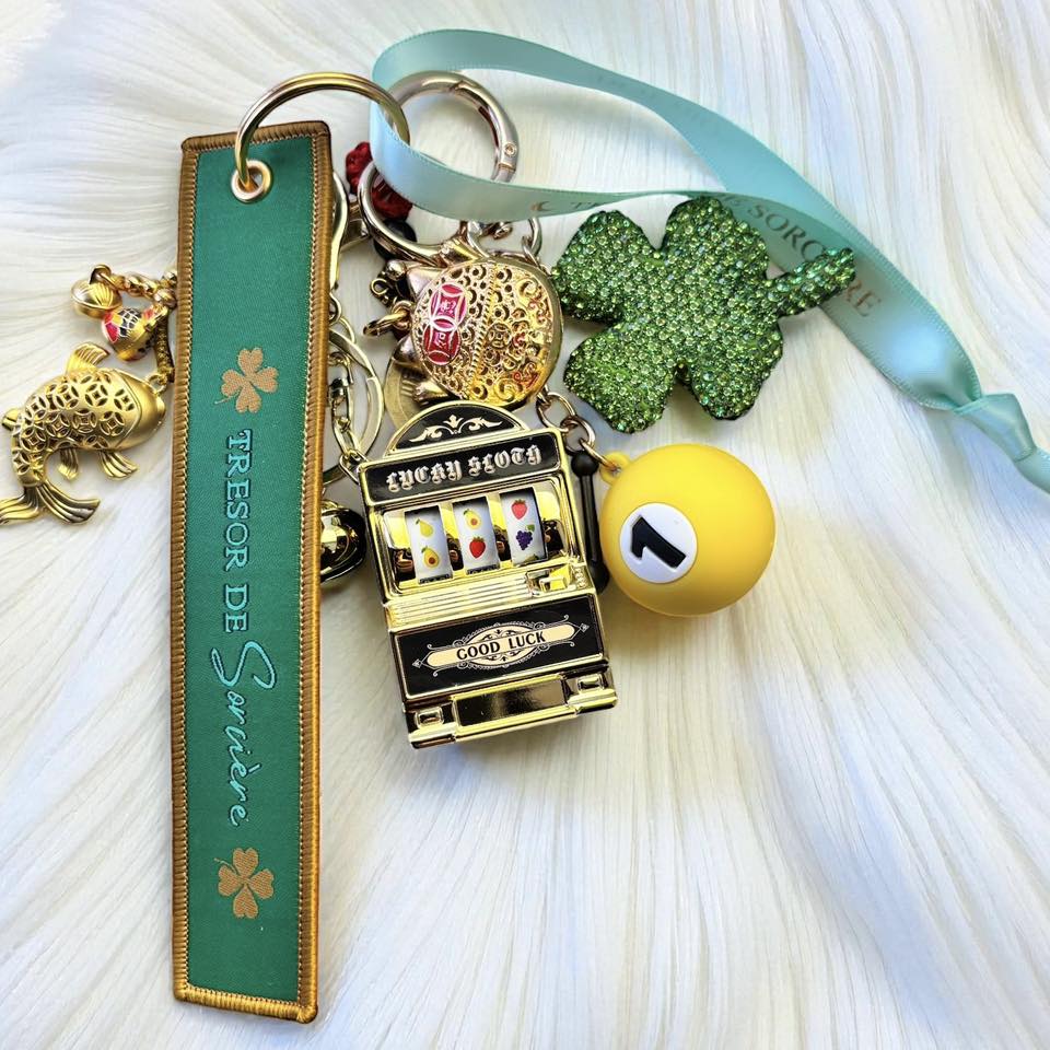 Gri-gri porte clés, gri-gri de sac, gri-gri chance, talisman chance, porte clés spirituel