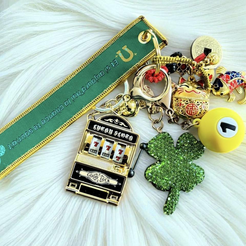 Gri-gri porte clés, gri-gri de sac, gri-gri chance, talisman chance, porte clés spirituel