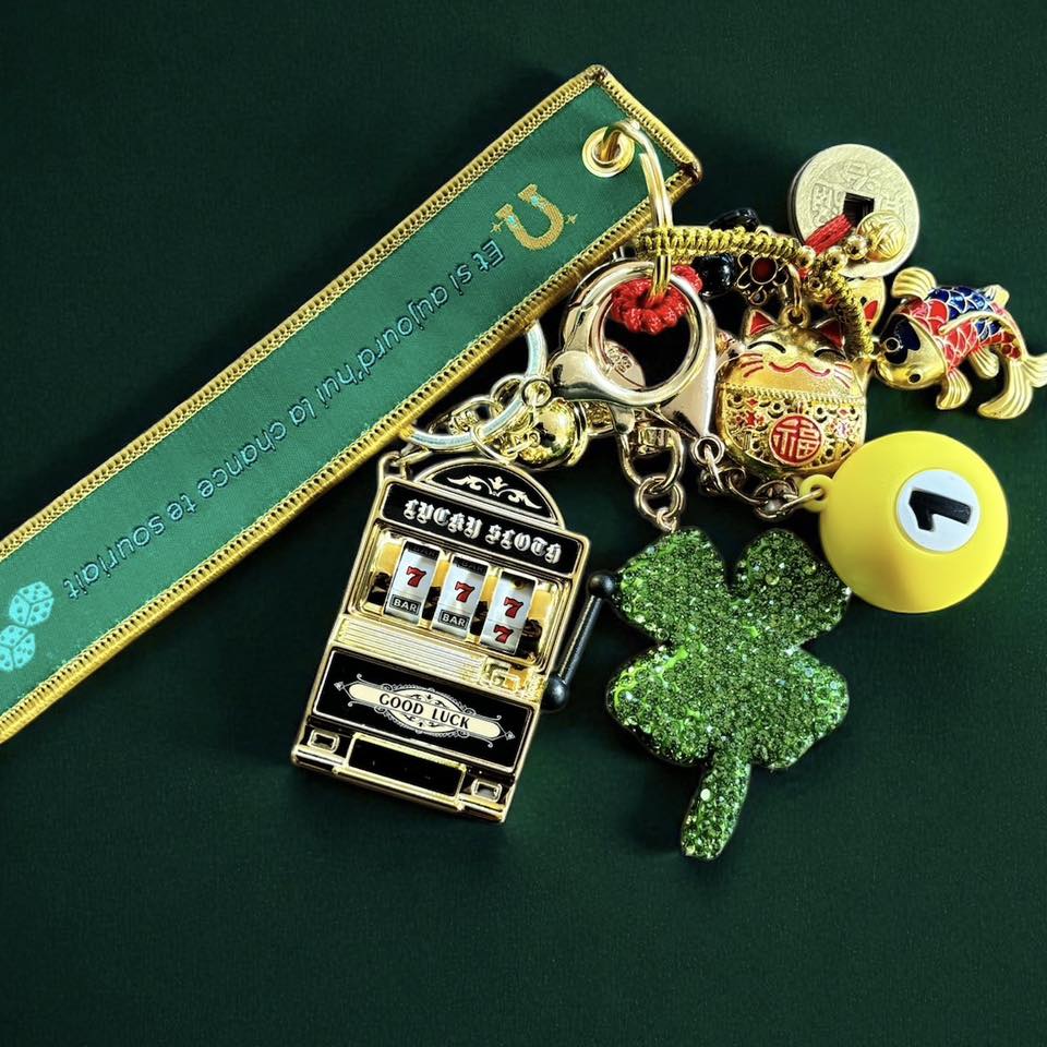 Gri-gri porte clés, gri-gri de sac, gri-gri chance, talisman chance, porte clés spirituel