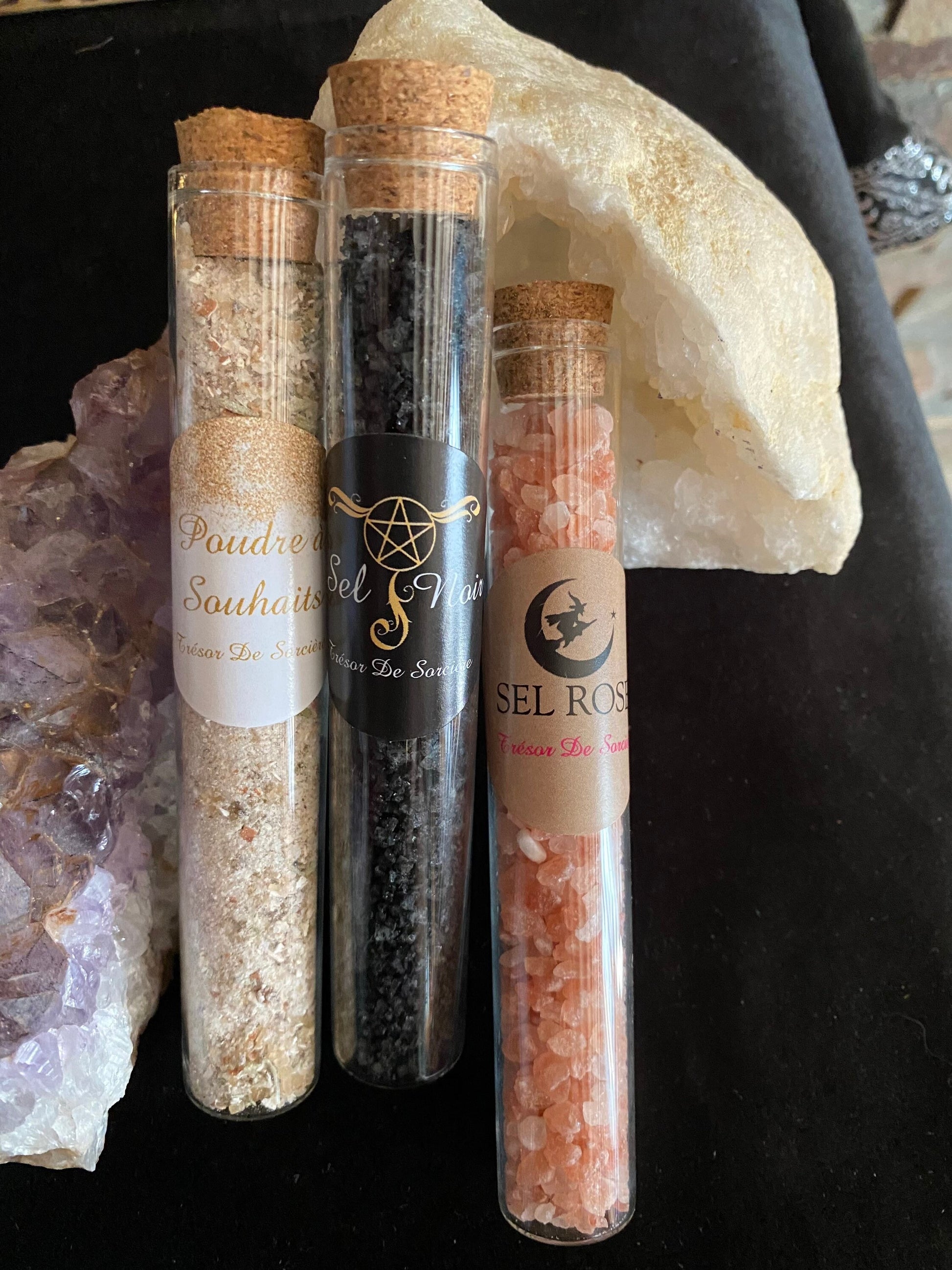 tube de sel noir, poudres à souhaits, sel rose , fiole sels magique, sorcellerie, rituels, occultisme, ésotérique, sorcière, wicca, witchy