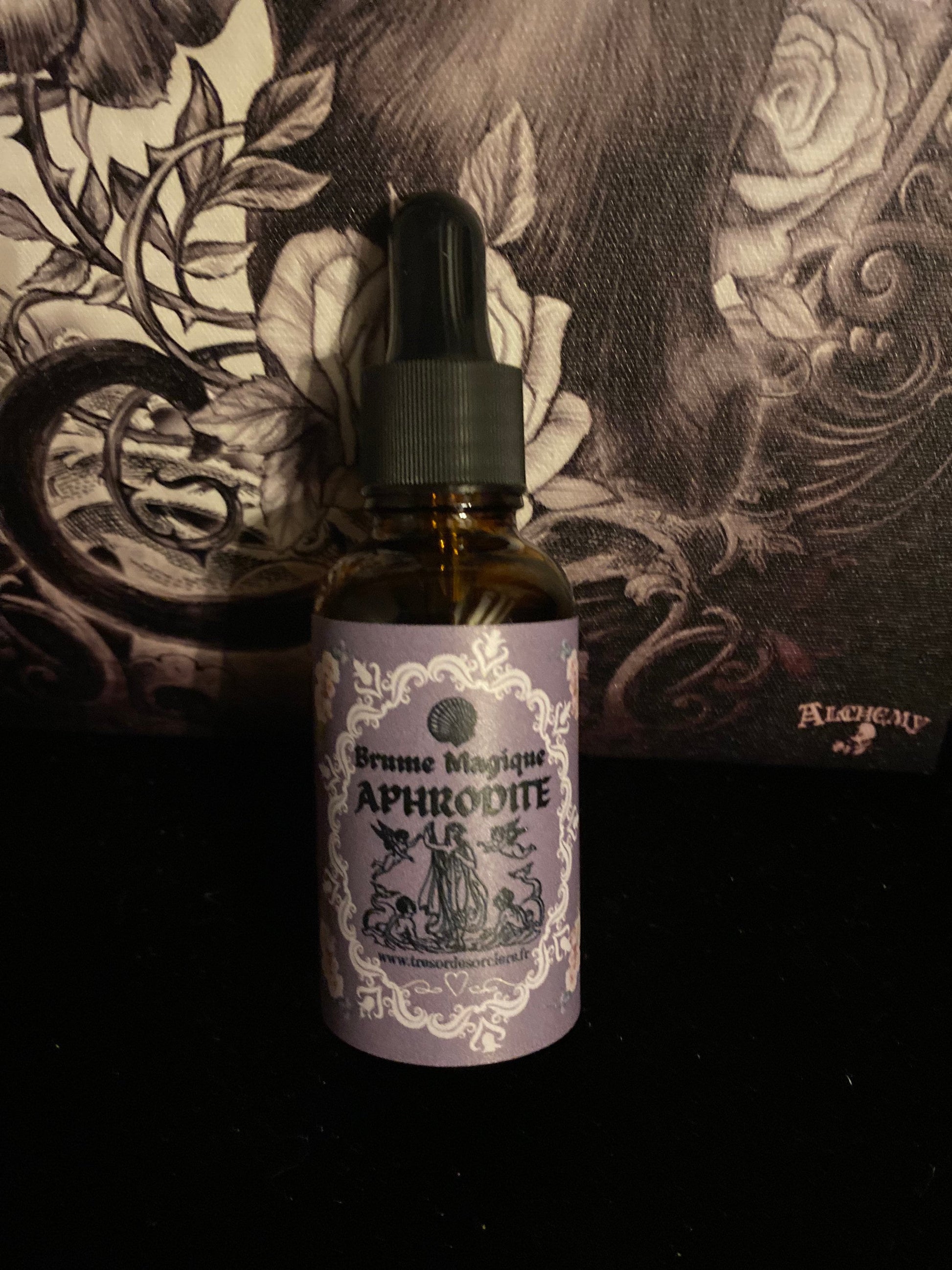 Huile et brume d’attraction Aphrodite, amour, sorcellerie, sort, rituel, wicca, ésotérique, wiccan, huile onction