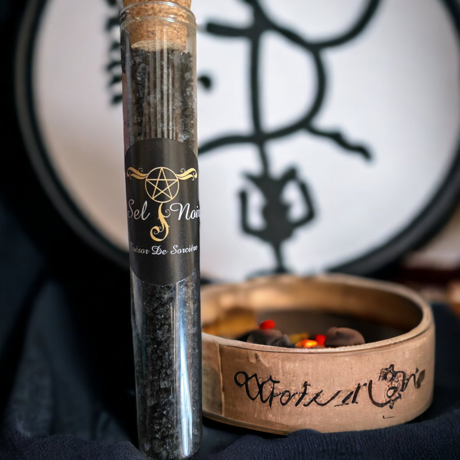 tube de sel noir, poudres à souhaits, sel rose , fiole sels magique, sorcellerie, rituels, occultisme, ésotérique, sorcière, wicca, witchy