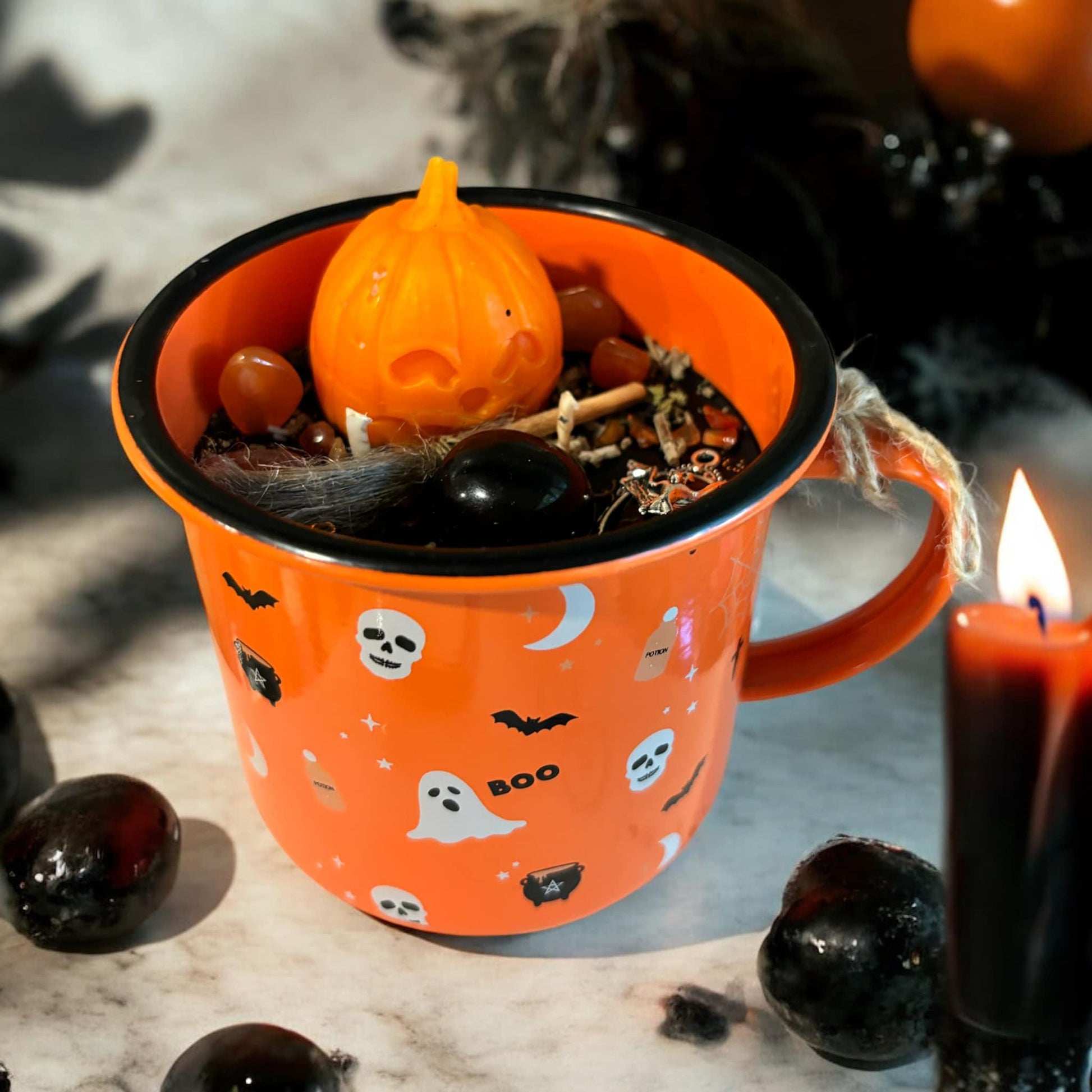 Bougie mug "Booo" Samhain, bougie Samhain
