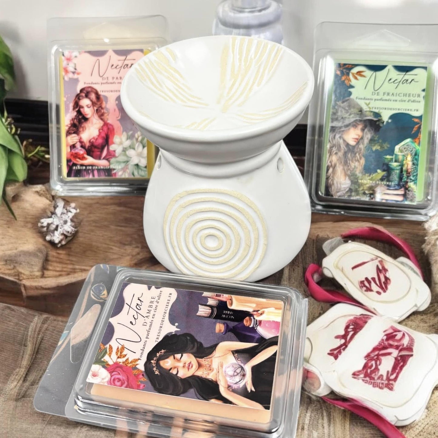 coffret de fondants avec brûle parfum, coffret fondants parfumés, fondants sorcière, fondants de cire d'olive
