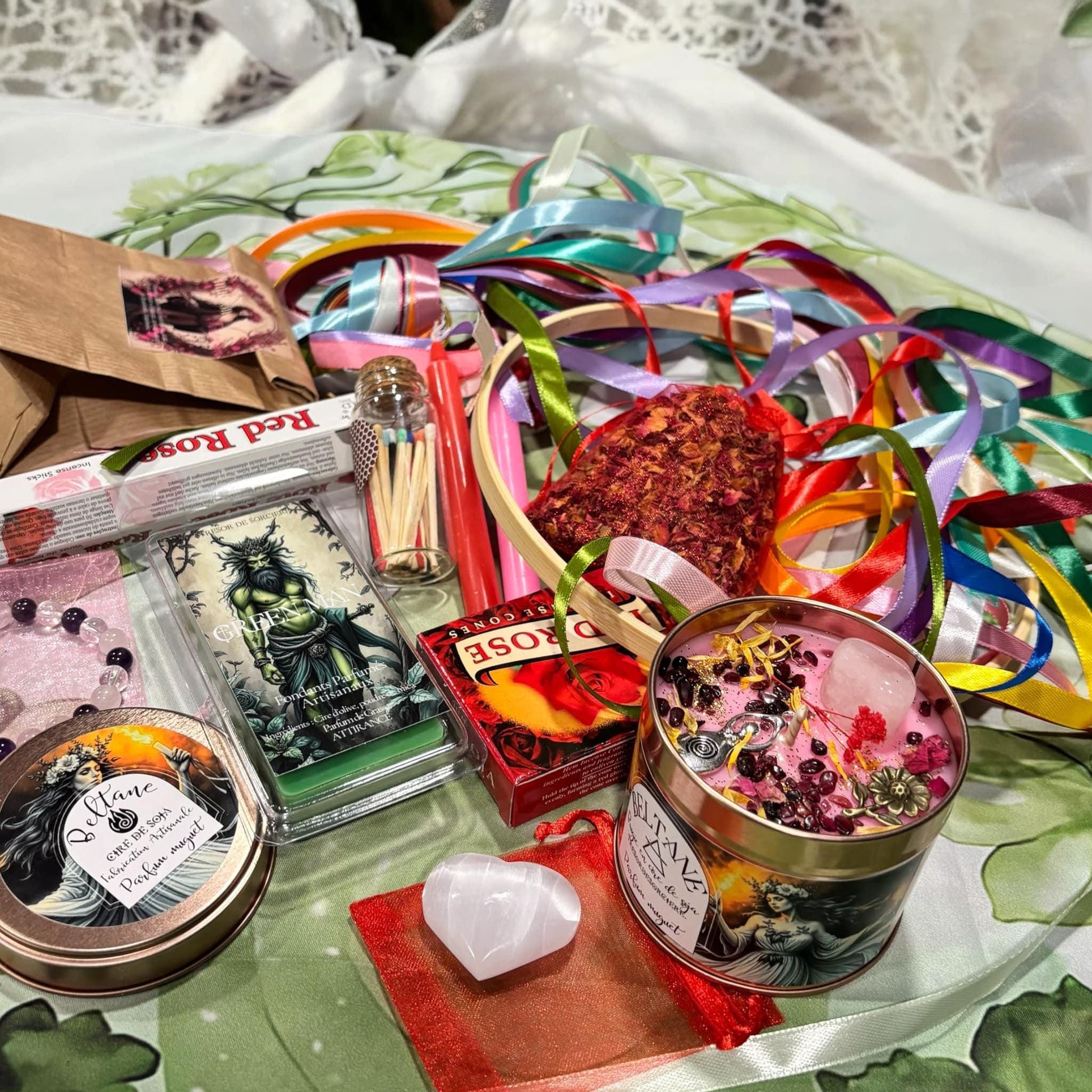 Box de Beltane, witch box Beltane, box mensuelle, box spirituelle, box ésotérique, sabbat de Beltane