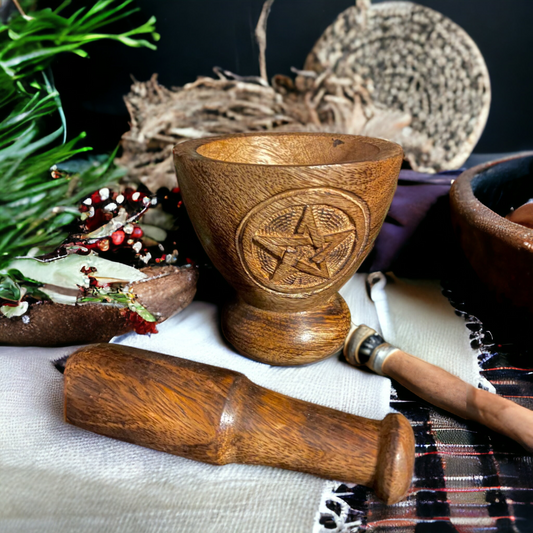 Mortier et pilon en bois