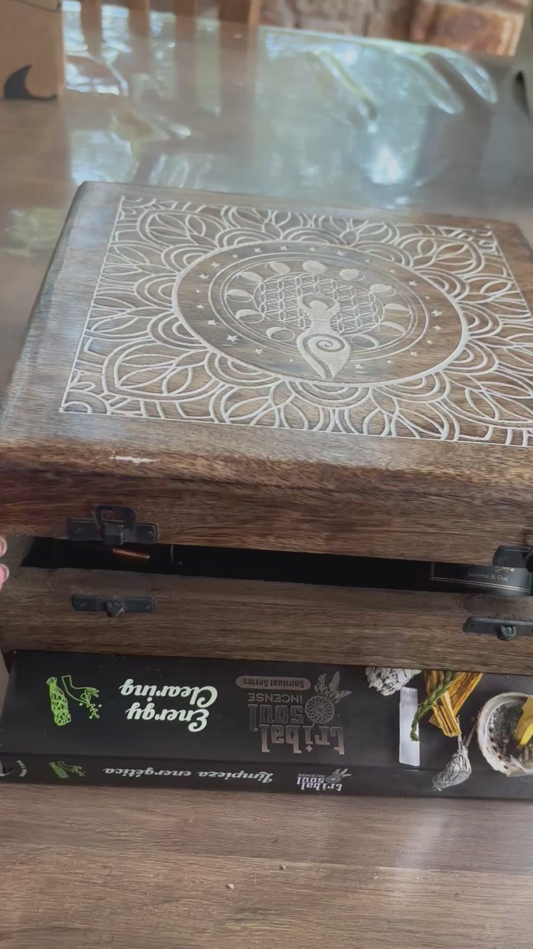 coffret en bois de manguier déesse wicca